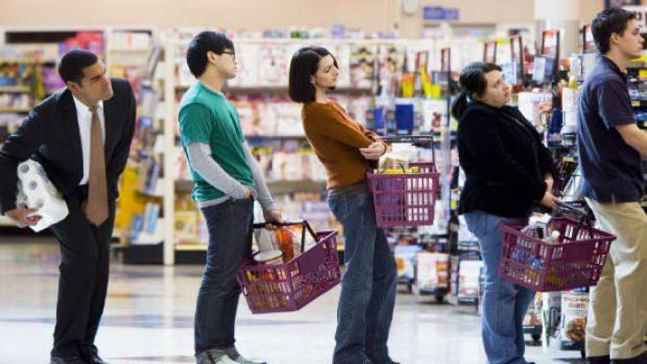 Kuyrukta bekleyenin parası daha çok gidiyor!