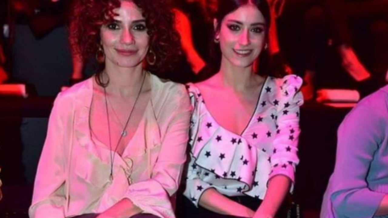 Hazal Kaya ve Songül Öden'den sıfır makyaj pozları!