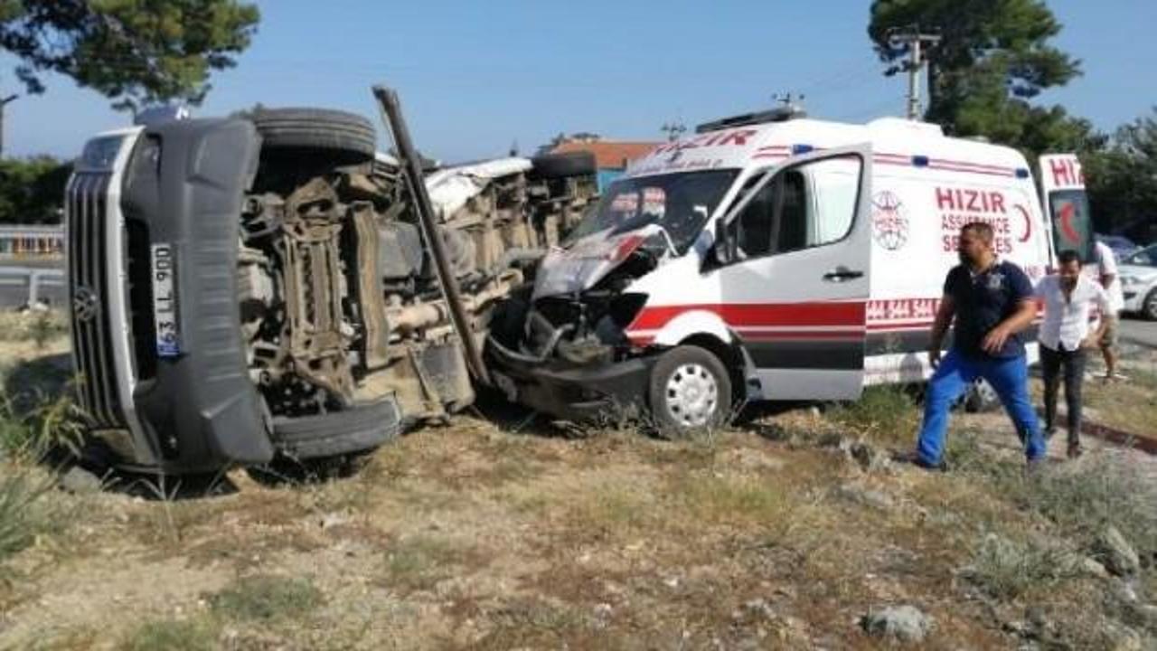 Ambulans ile minibüs çarpıştı: 4'ü Rus 7 yaralı
