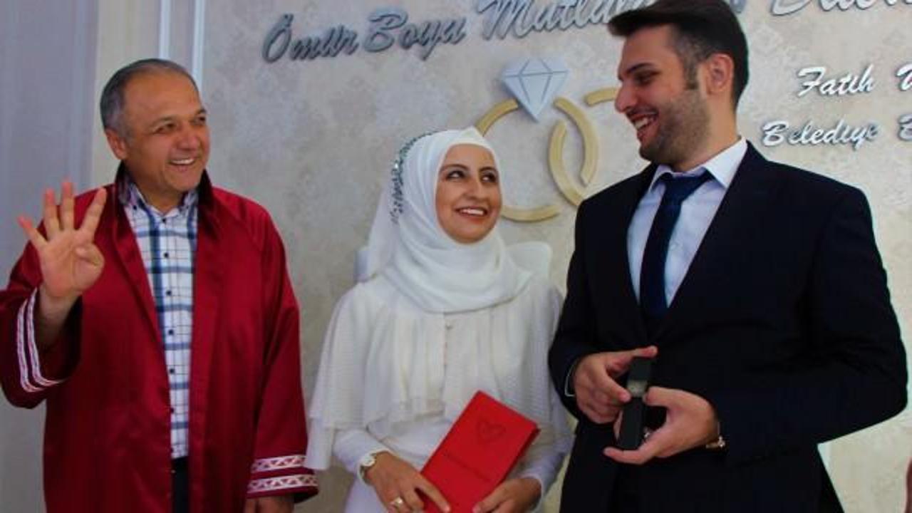 İşaret diliyle nikah! 4 çocuk...