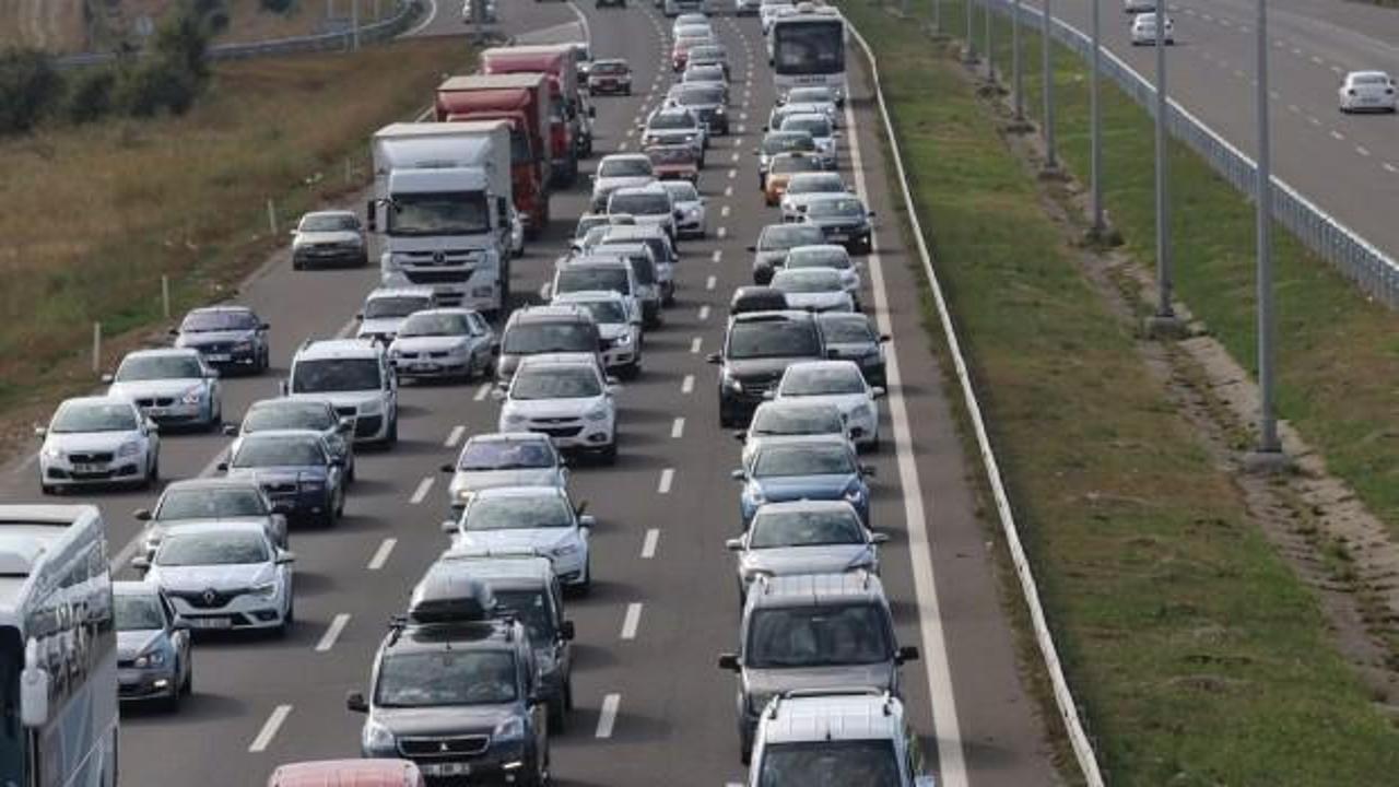 İstanbul-Ankara istikametinde trafik kilitlendi