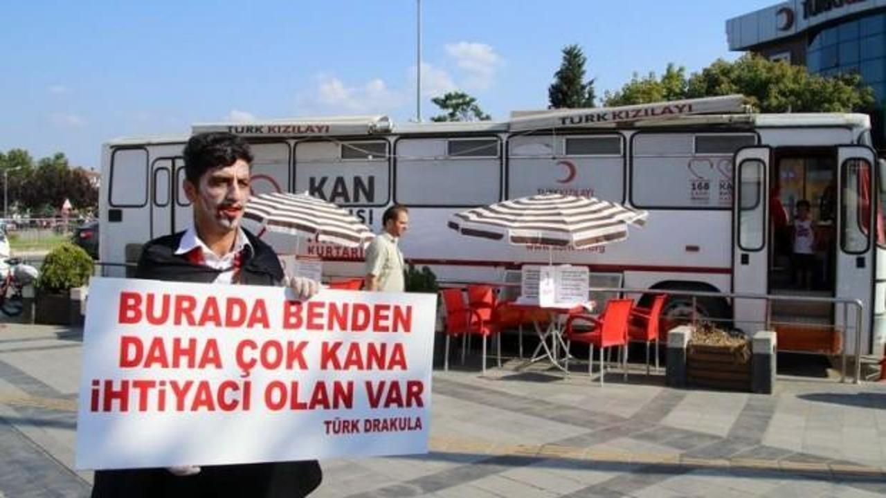 Kan bağışına dikkat &ccedil;ekmek i&ccedil;in Drakula oldu