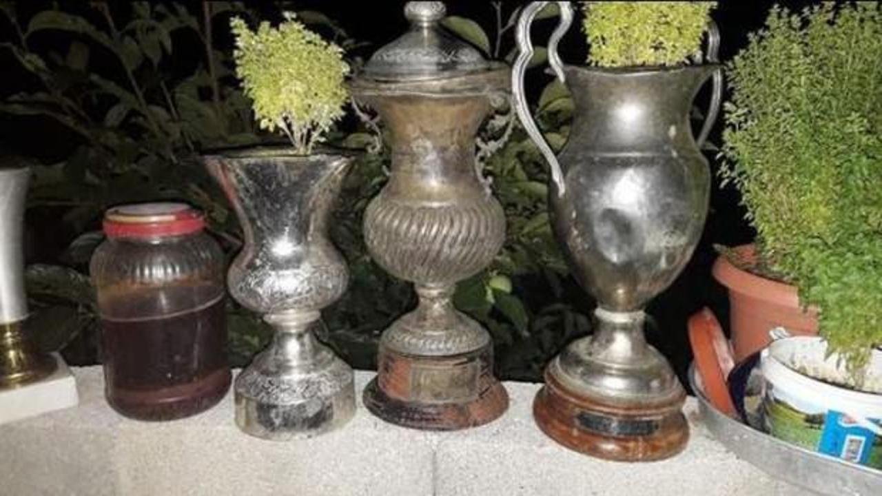 Anadolu takımının &ccedil;&ouml;pten &ccedil;ıkan kupaları saksı oldu