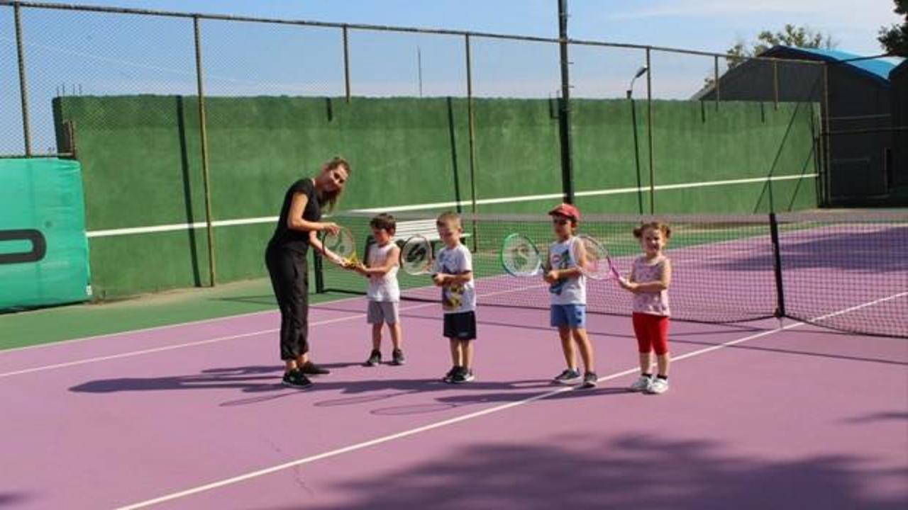 Tekirdağ'da tenis yaz okulu devam ediyor