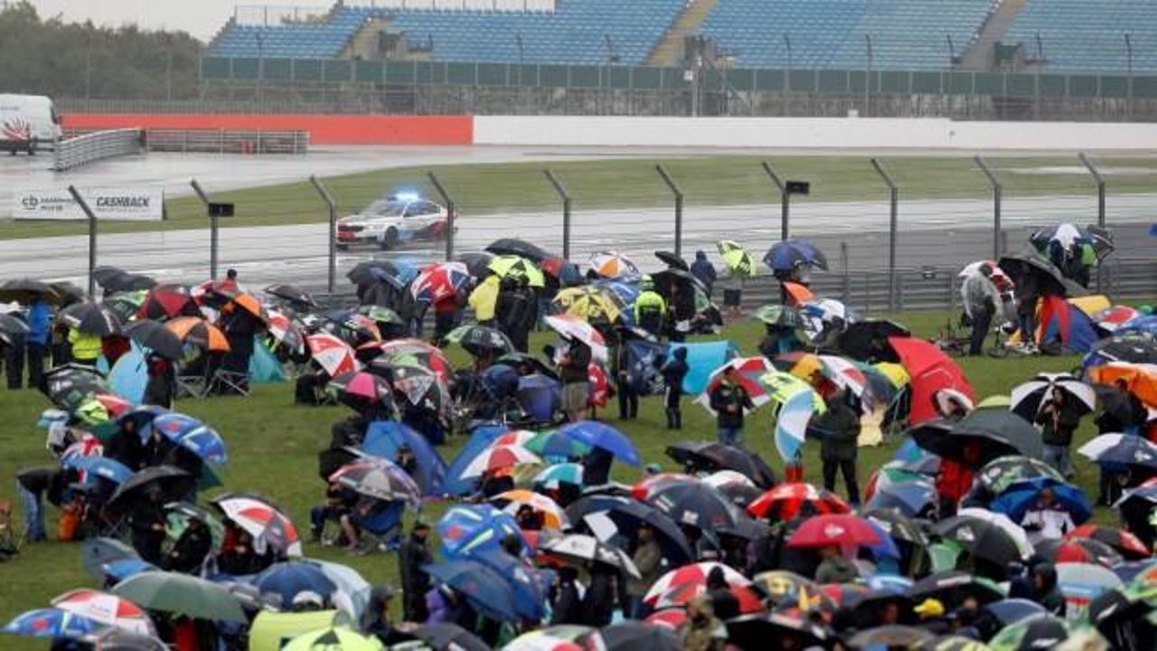 Yağmur MotoGP'de yarışı iptal ettirdi!