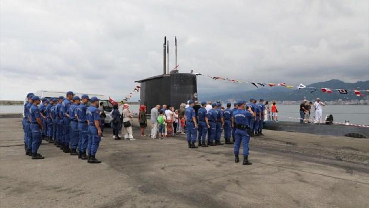 "TCG Preveze" denizaltısı ziyarete açıldı
