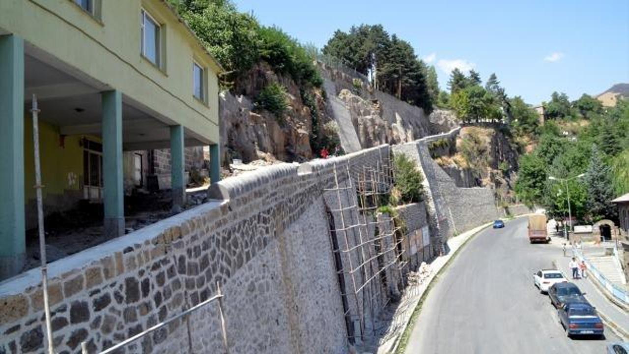 Bitlis'in tarihi eserleri gün yüzüne çıkarılıyor