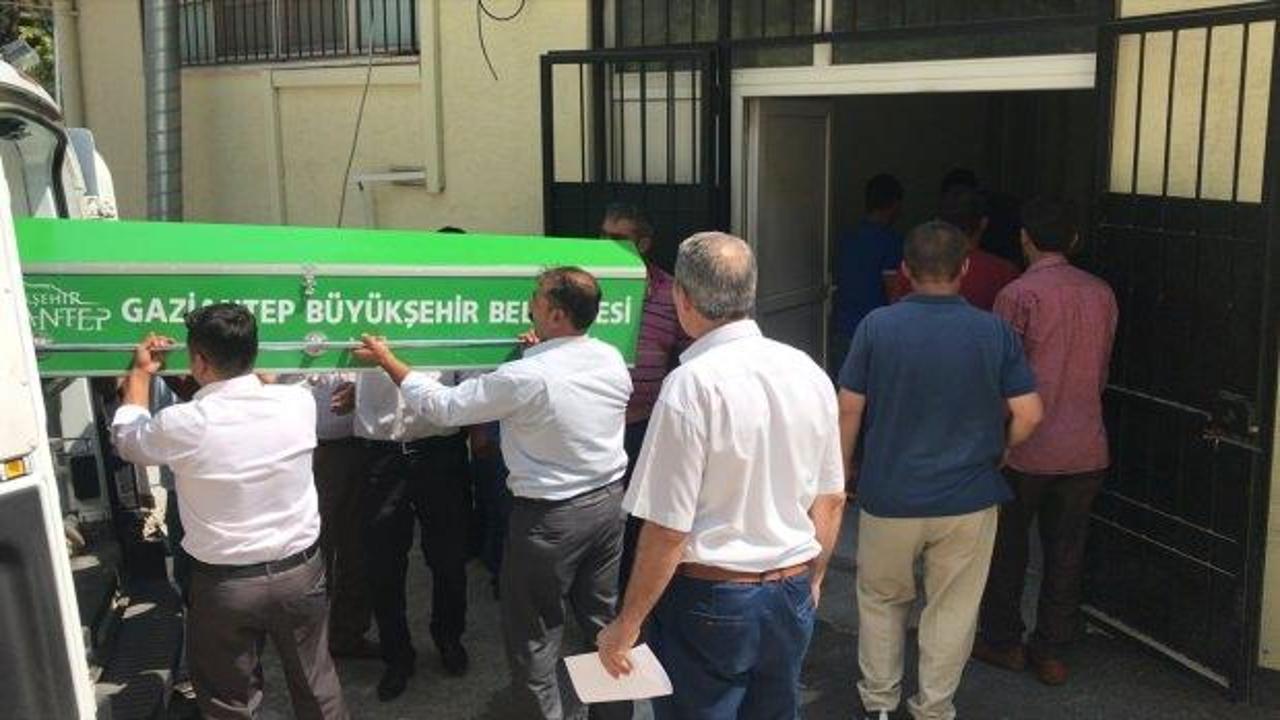 Soluk borusuna yiyecek kaçan genç öldü