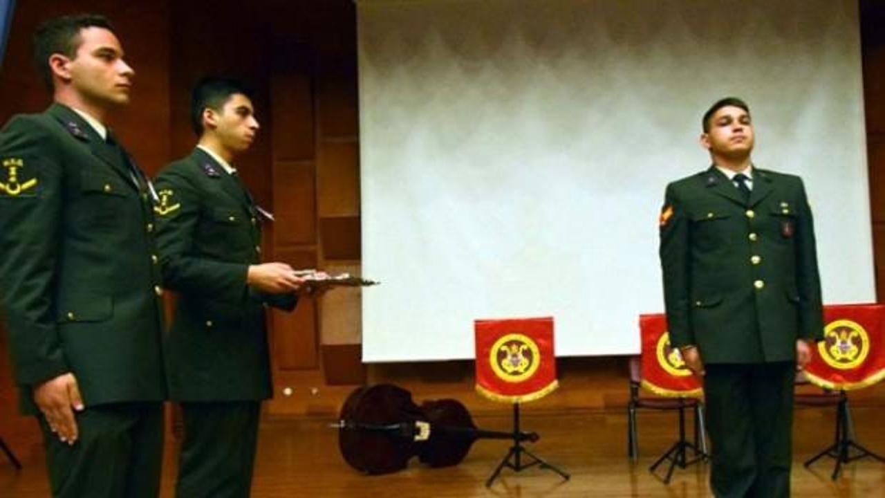 Bir tek o mezun oldu!