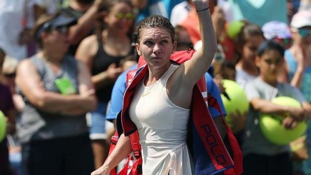 Simona Halep WTA Finalleri'nden çekildi