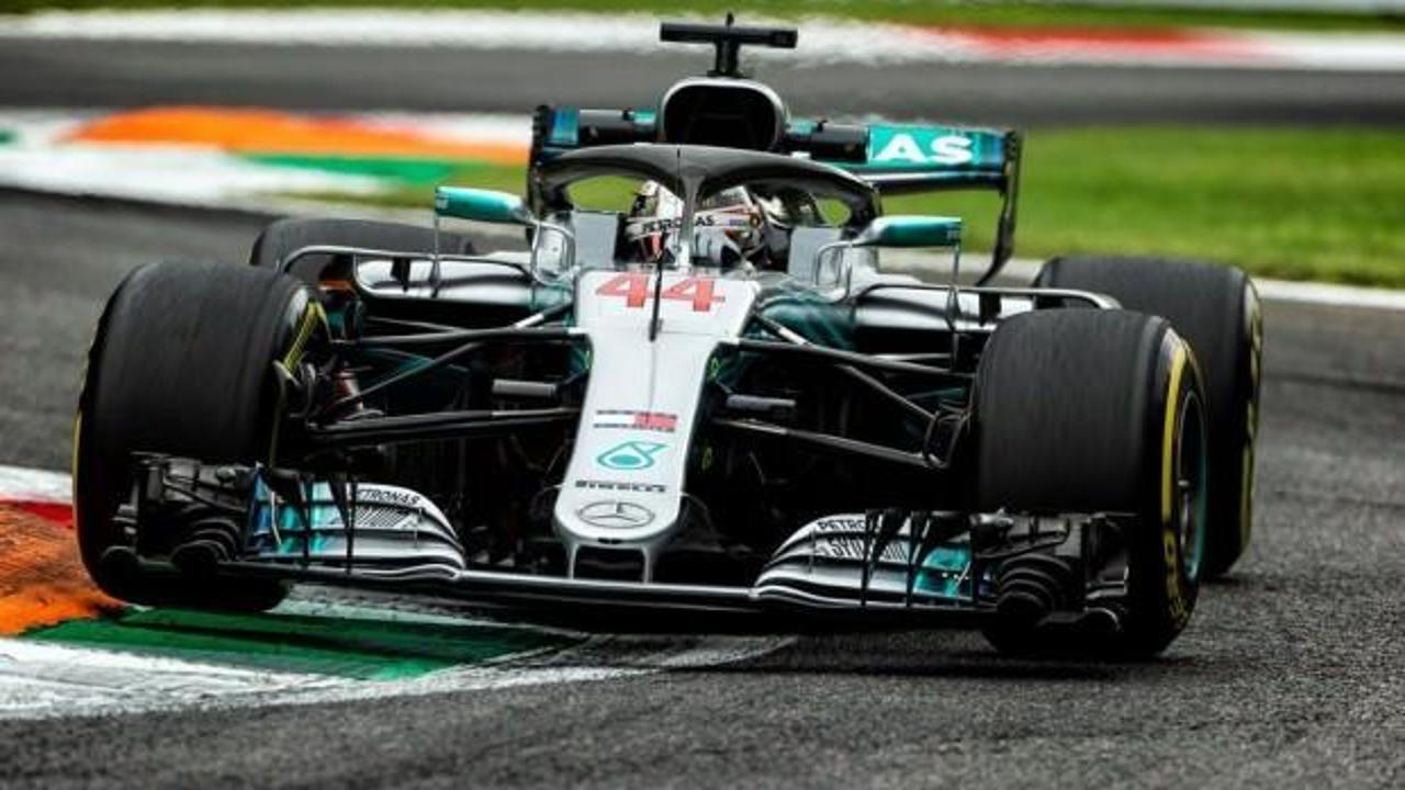 Hamilton, Ferrari'nin evinde kazandı!