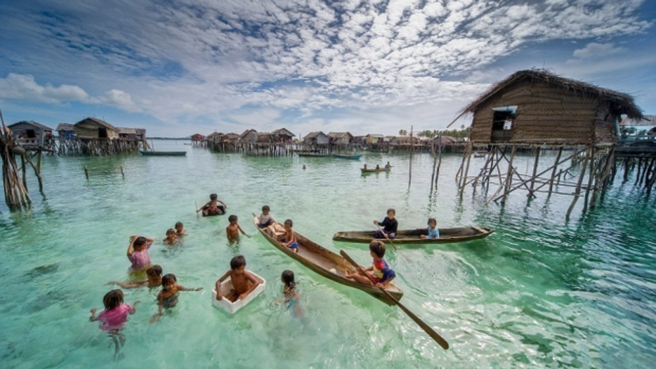 Suda yaşayan insanlar 