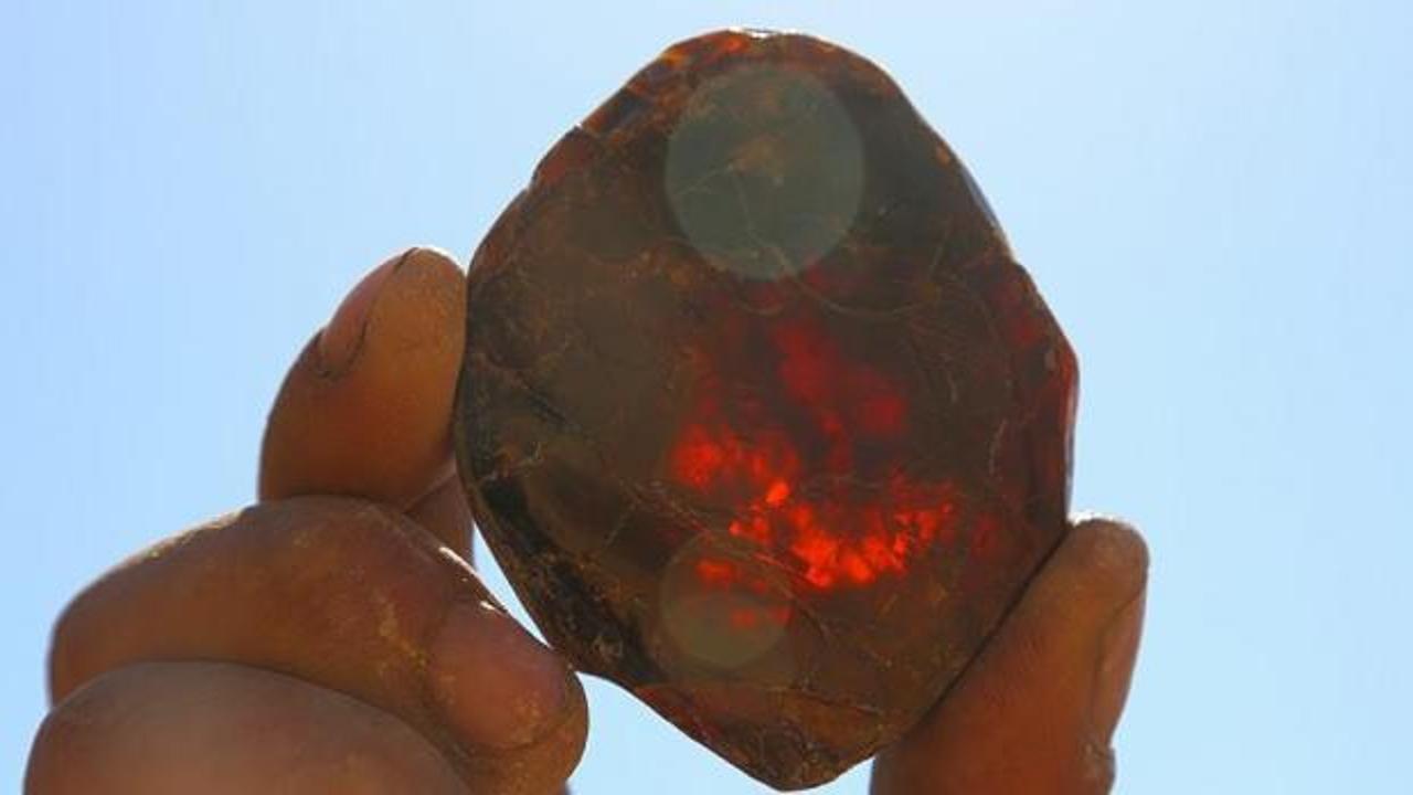 Zenginliğin böylesi! 'Kehribar' yakarak ısınıyorlar 