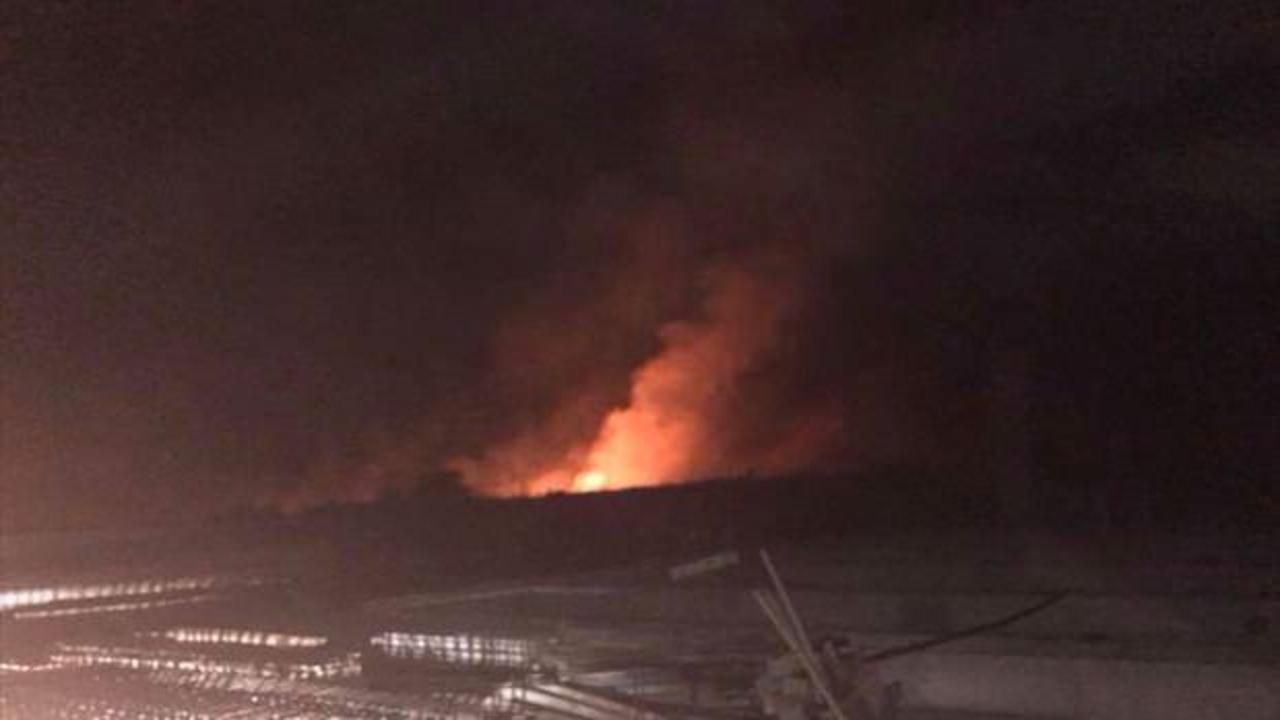 Beyşehir'de anız yangını fabrikayı tehdit etti