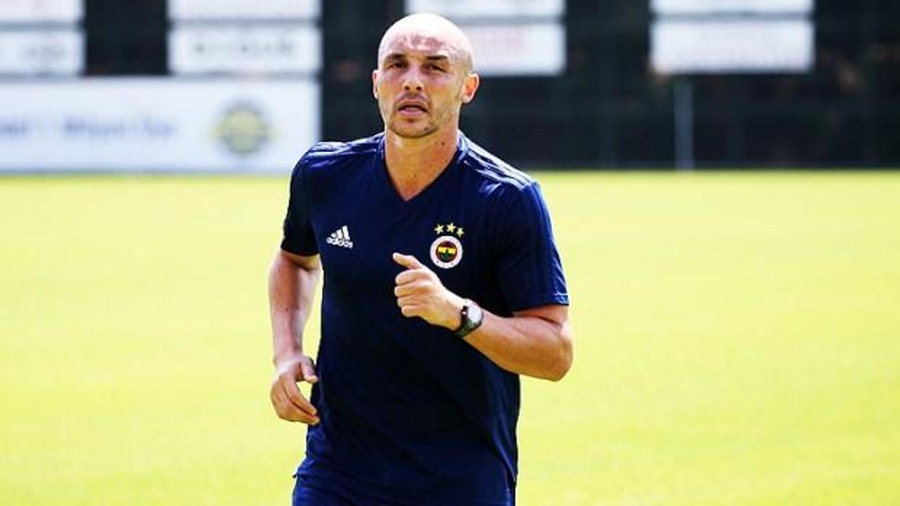 Fenerbahçe'de Aatıf'ın seccadesi olay oldu
