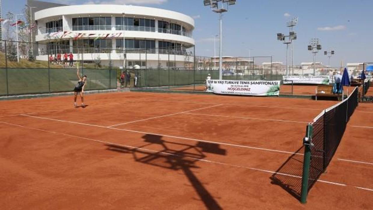 Sporculardan Büyükşehir Tenis Kompleks'ine tam not