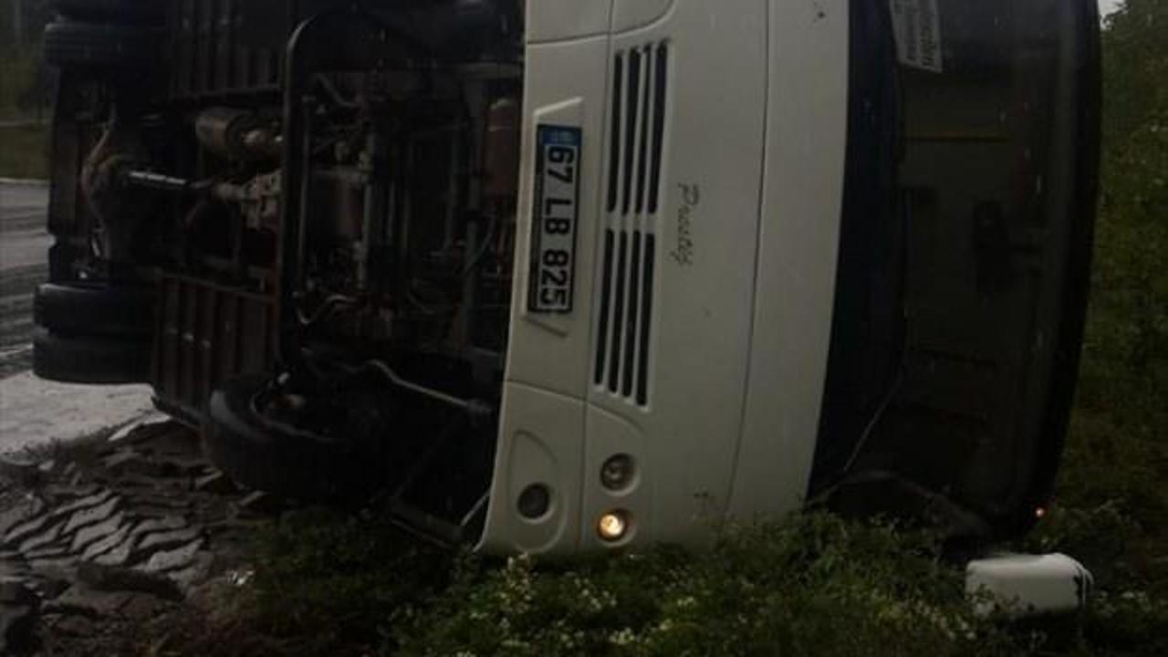 Zonguldak'ta işçi servisi devrildi: 9 yaralı
