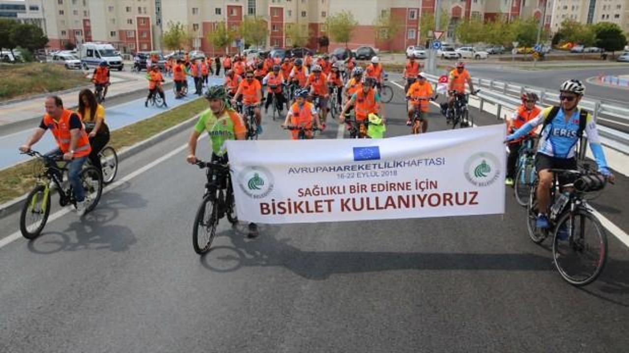 Araçlarını bırakıp pedal çevirdiler