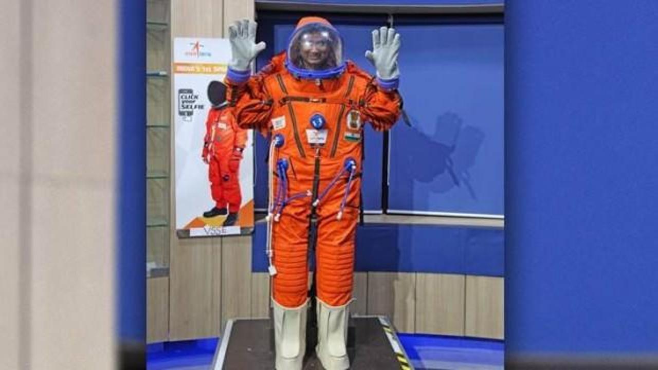 Hindistanlı astronotlar bu uzay kıyafetini giyecek