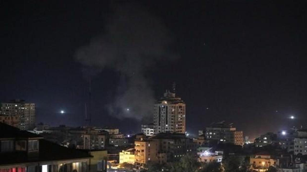 İsrail gençlerin üzerine bomba yağdırdı!