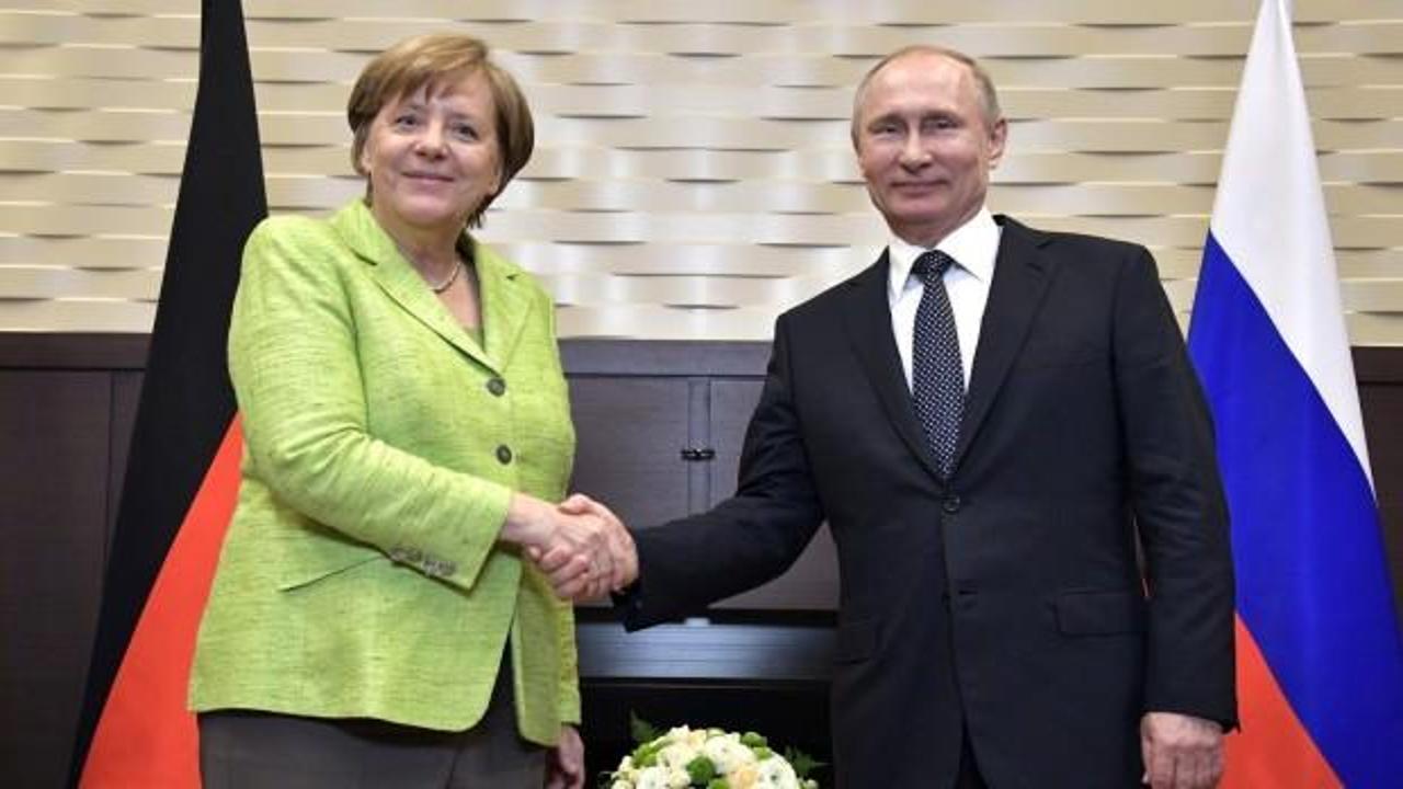 Masada Türkiye var... Putin ve Merkel görüştü