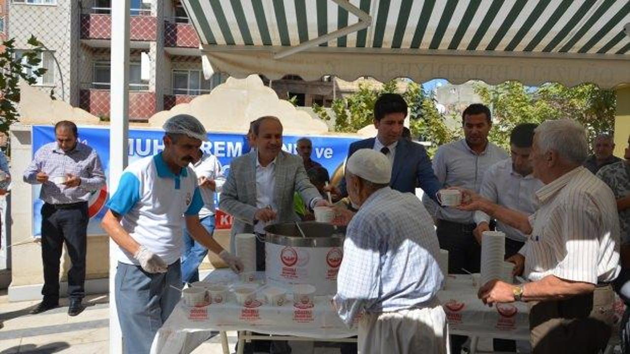 Oğuzeli'nde aşure dağıtıldı