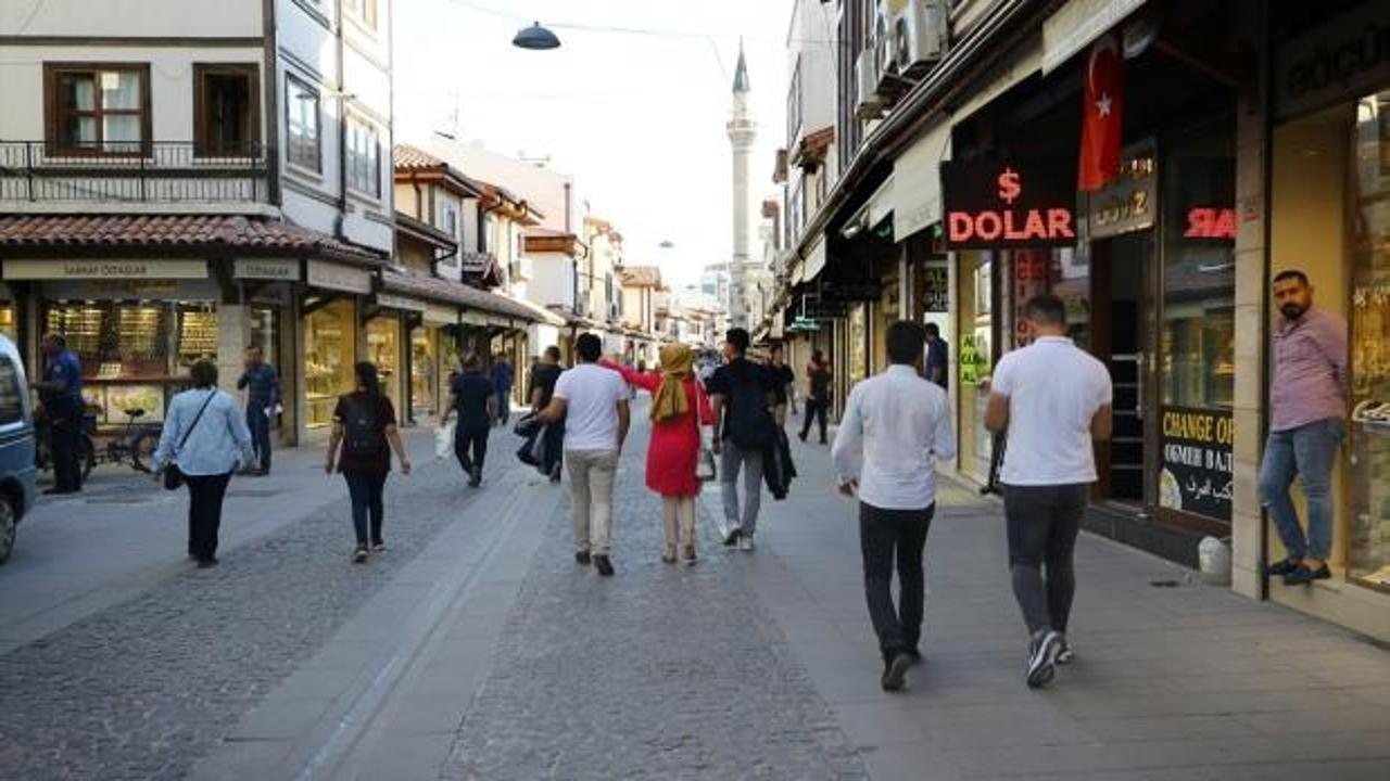 Selçuklu başkentinde ticaretin kalbi "Bedesten Çarşısı"nda atıyor