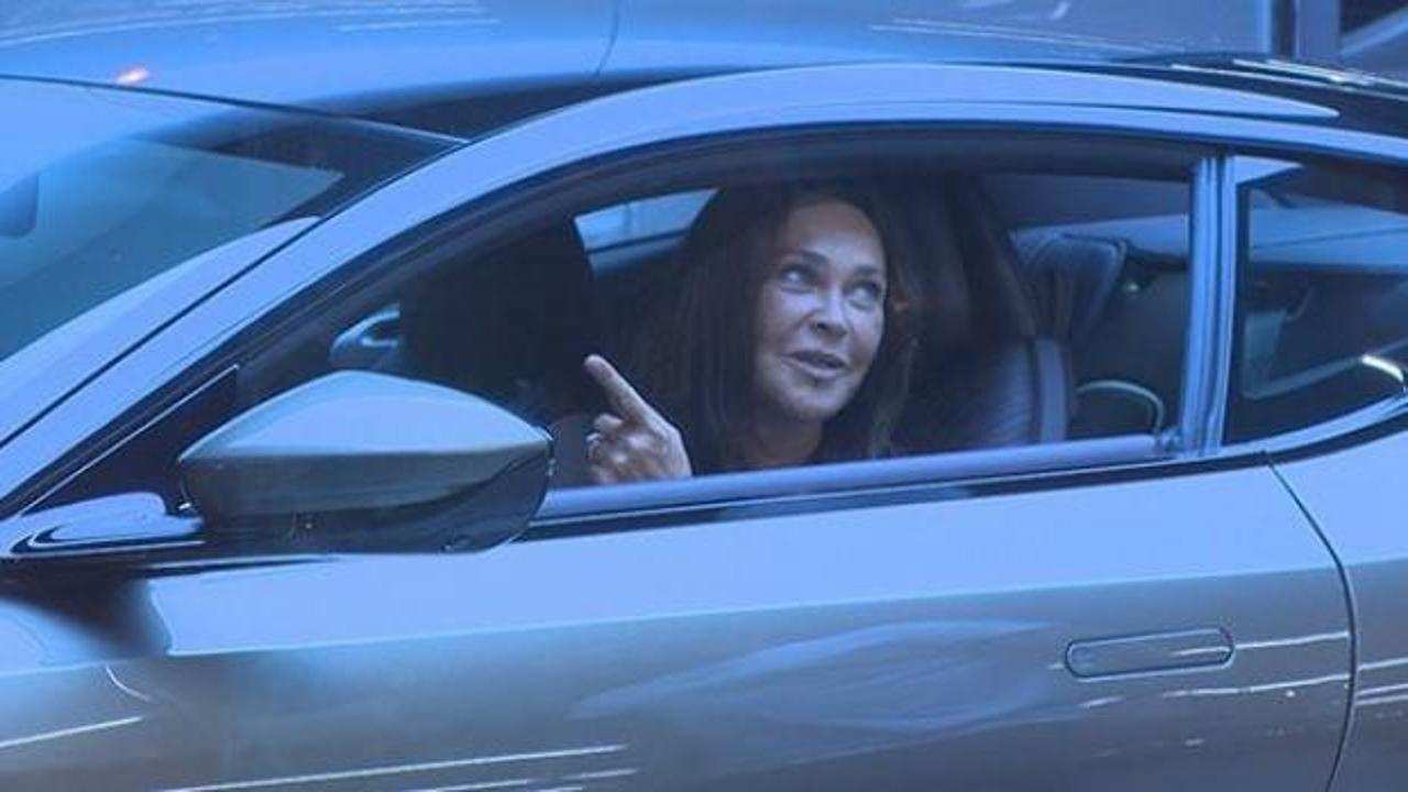 Hülya Avşar'ın 2 milyon 500 bin TL'lik test sürüşü