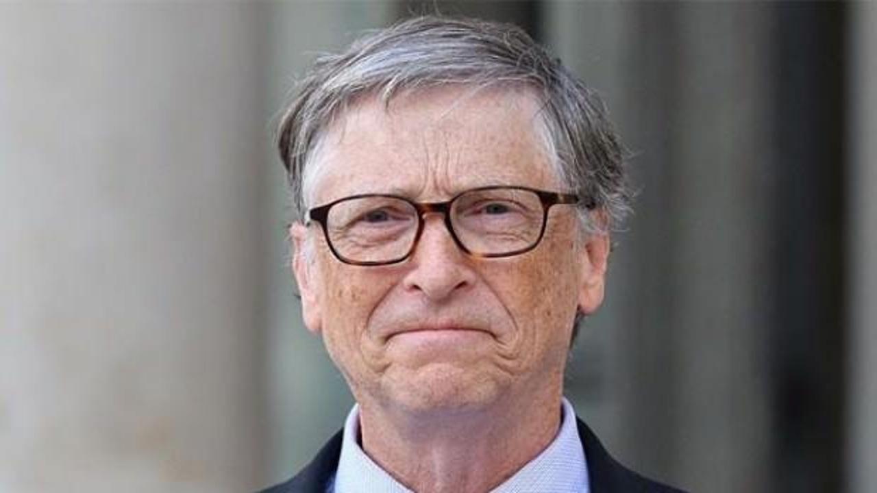 Bill Gates 24 yıllık koltuğundan oldu!