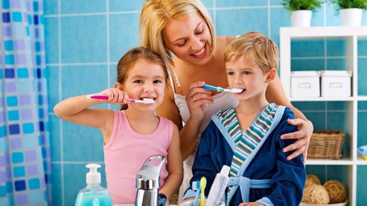 Evde çocuklar için doğal diş macunu yapımı