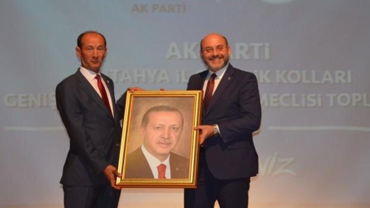 CHP'den istifa edip AK Parti'ye katıldı