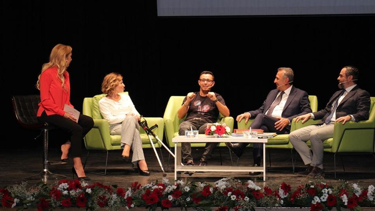 Esenlerli kadınların etkinliğine 'Mustafa Sandal' katıldı