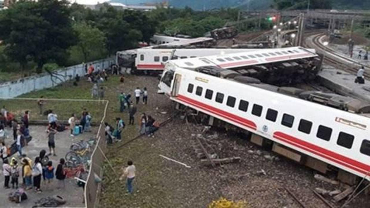 Tayvan'da tren faciası: 17 ölü