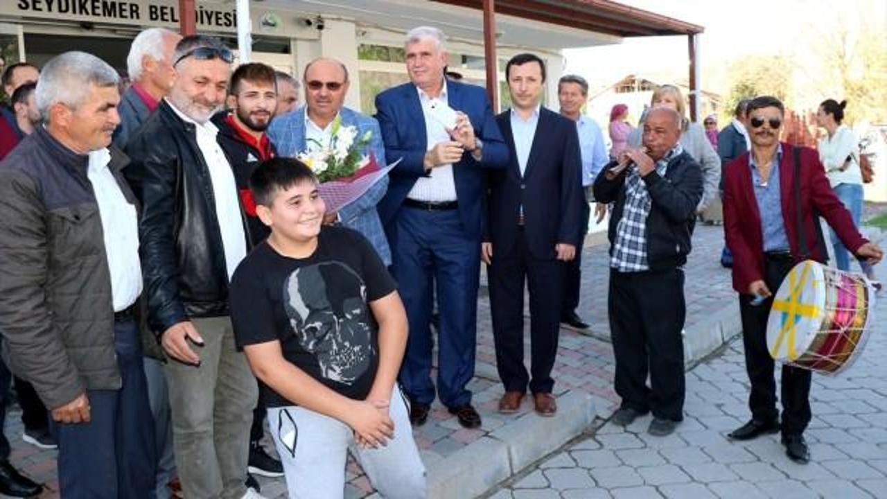 Milli güreşçi Süleyman Atlı, memleketinde davul zurnayla karşılandı