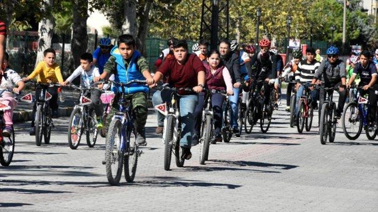 Payas'ta "Cumhuriyet İçin Pedalla" bisiklet turu