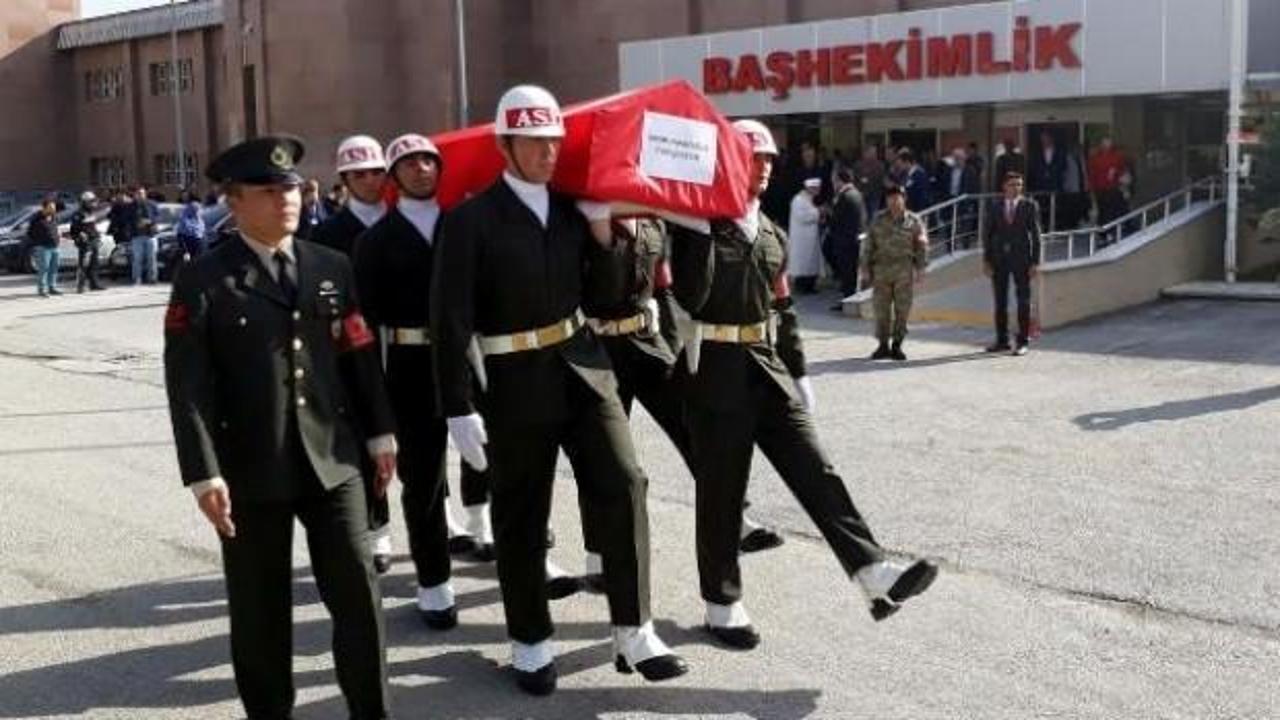 Bedelli asker kalp krizinden &ouml;ld&uuml;