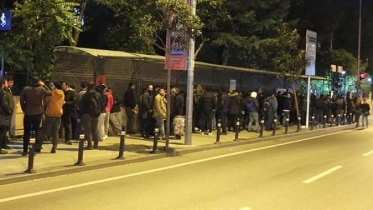 Bedelli askerlikte gece yarısı kuyruğu