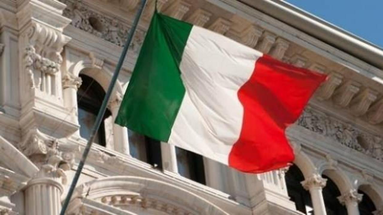 Moody's İtalya'nın notunu düşürdü
