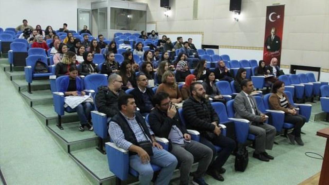 "Dil-Kimlik İlişkisi, Türk'ün Diline Düşen Türk" konferansı