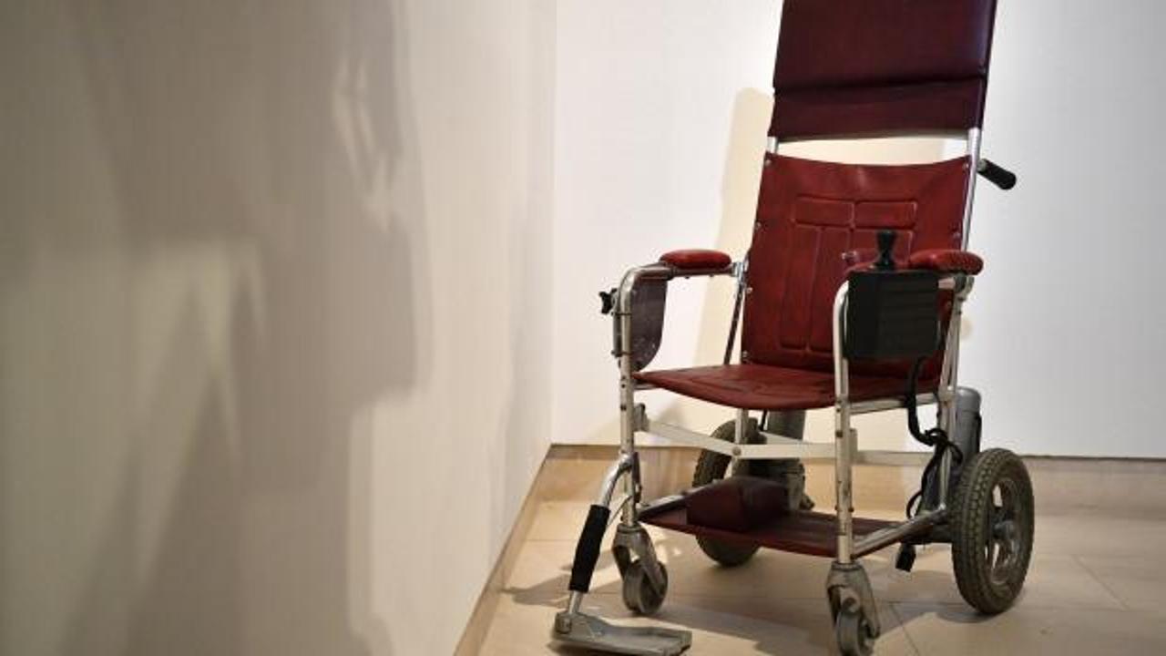 Hawking’in tekerlekli sandalyesi 1.2 milyon TL!
