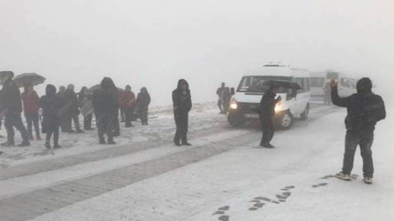 Nemrut Dağı'nda tipi! Turistler tahliye edildi