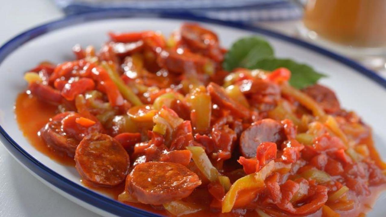 Salçalı sosis nasıl yapılır?