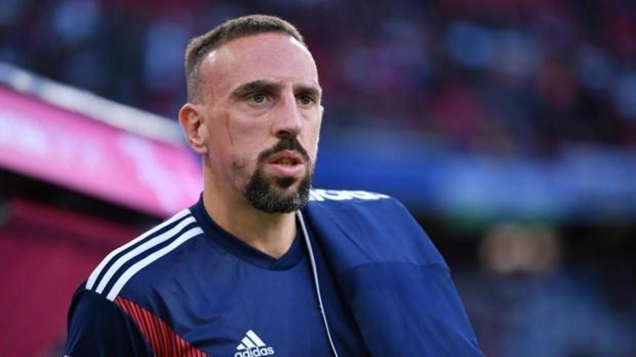 Yok artık Ribery! Gazeteci tokatladı