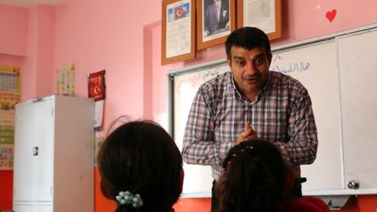 Suriyeli öğretmenler savaş mağduru çocukları geleceğe hazırlıyor