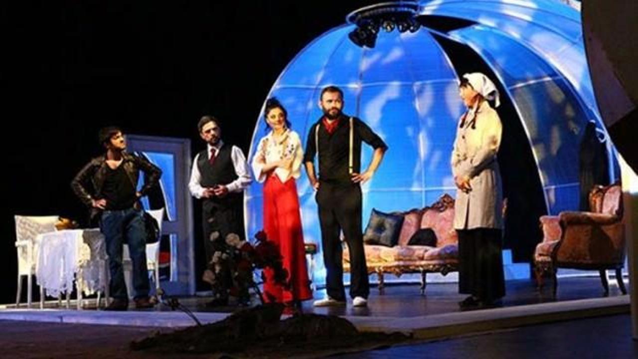 Peyami Safa'nın 'Yalnızız'ı tiyatro sahnesinde
