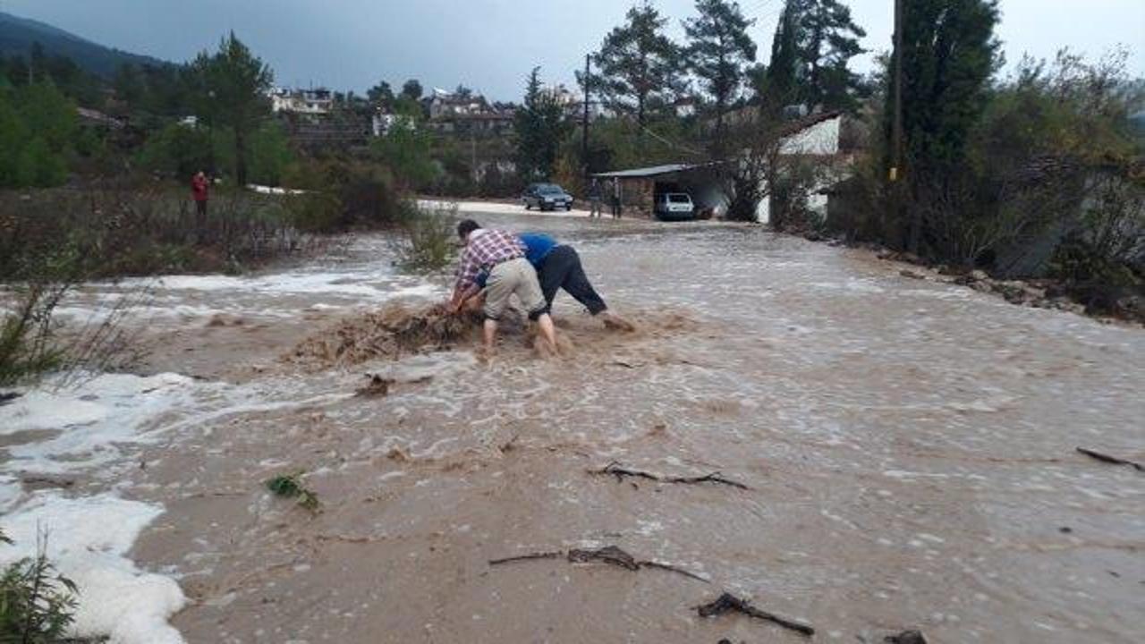 Antalya'da kuvvetli yağış