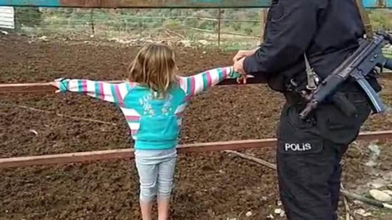 Dehşete d&uuml;ş&uuml;ren olay! 2 &ccedil;ocuğu &ccedil;ite bağlayıp...