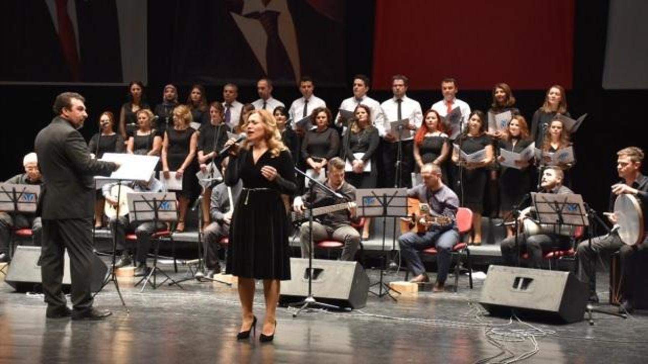 Bilecik'te öğretmenlerden Türk Halk Müziği konseri