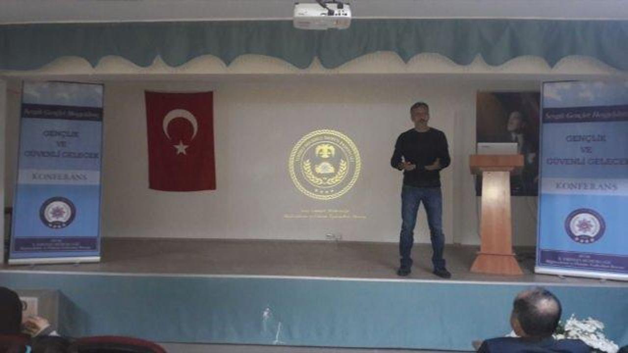 Ulaş'ta "Gençlik ve Güvenli Gelecek" konferansı