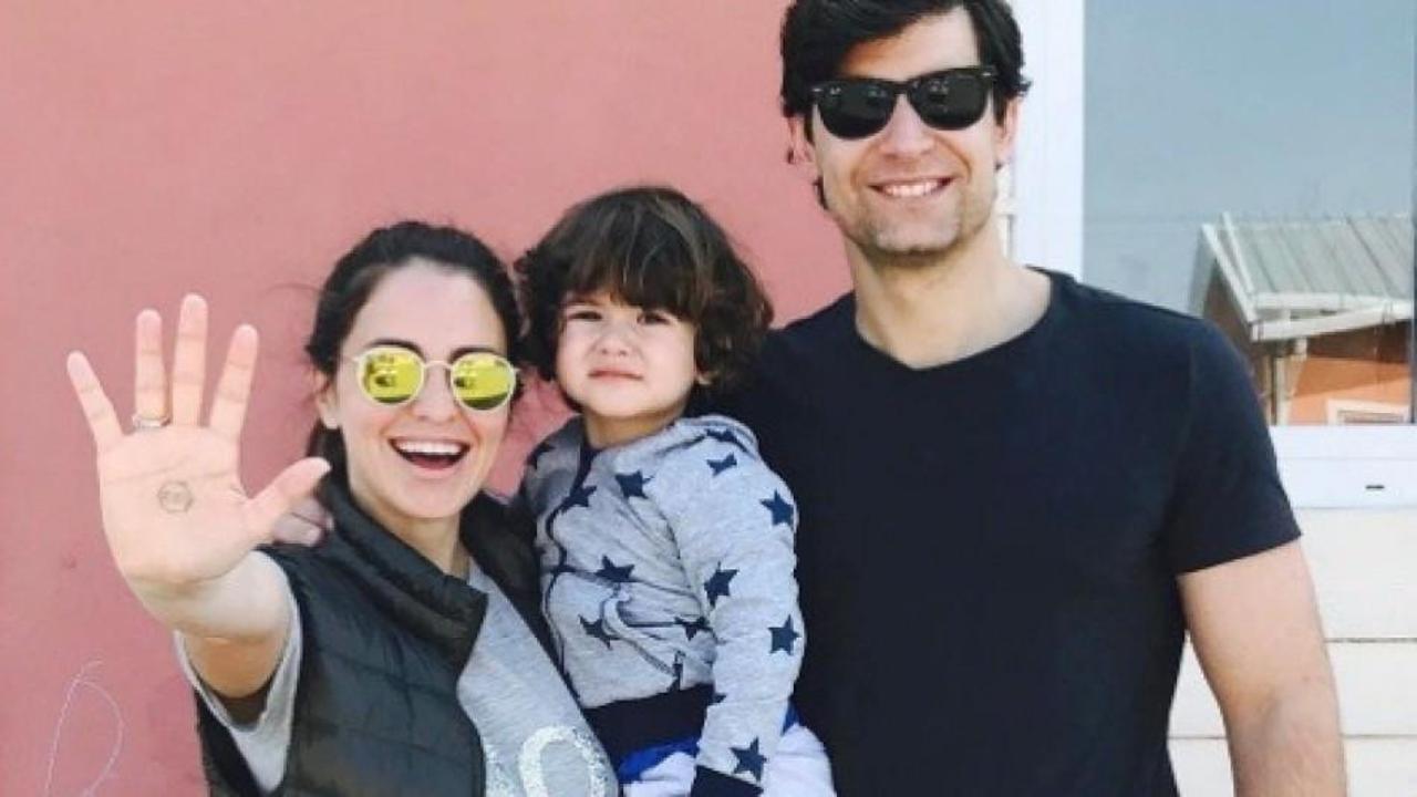 Aslı Tandoğan'dan ailesiyle beraber doğum g&uuml;n&uuml; fotoğrafı